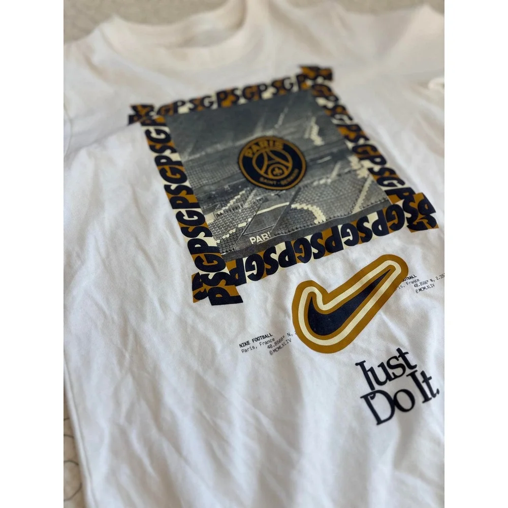 Nike Boys Paris Saint-Germain Soccer‎ T-Shirt Size Medium